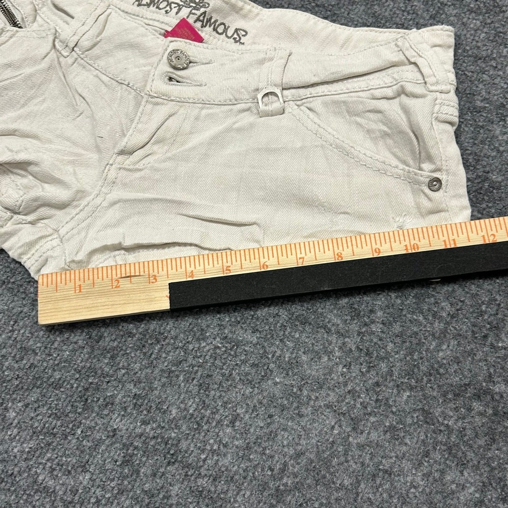 Almost Famous Shorts Womens Size 7 Beige Denim Low Rise Distressed Mini Casual - Picture 5 of 10